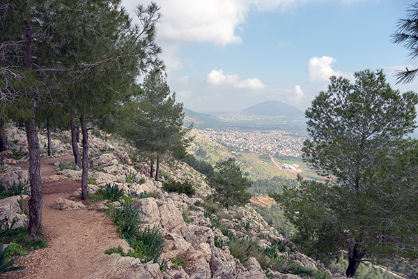 visit Mt. Precipice near Nazareth with an Israel tour operator