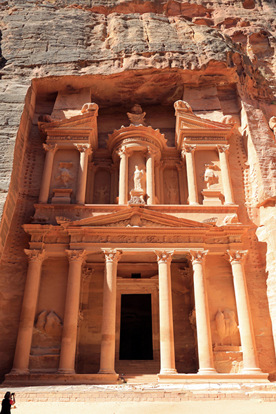 the treasury monument at Petra, the top site on any Jordan tour